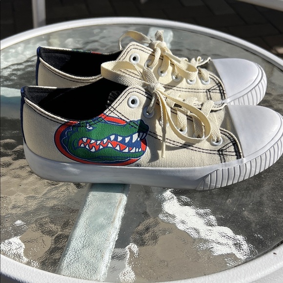 Foco Shoes - Women's FOCO Cream Florida Gators Low Top Canvas Shoes New